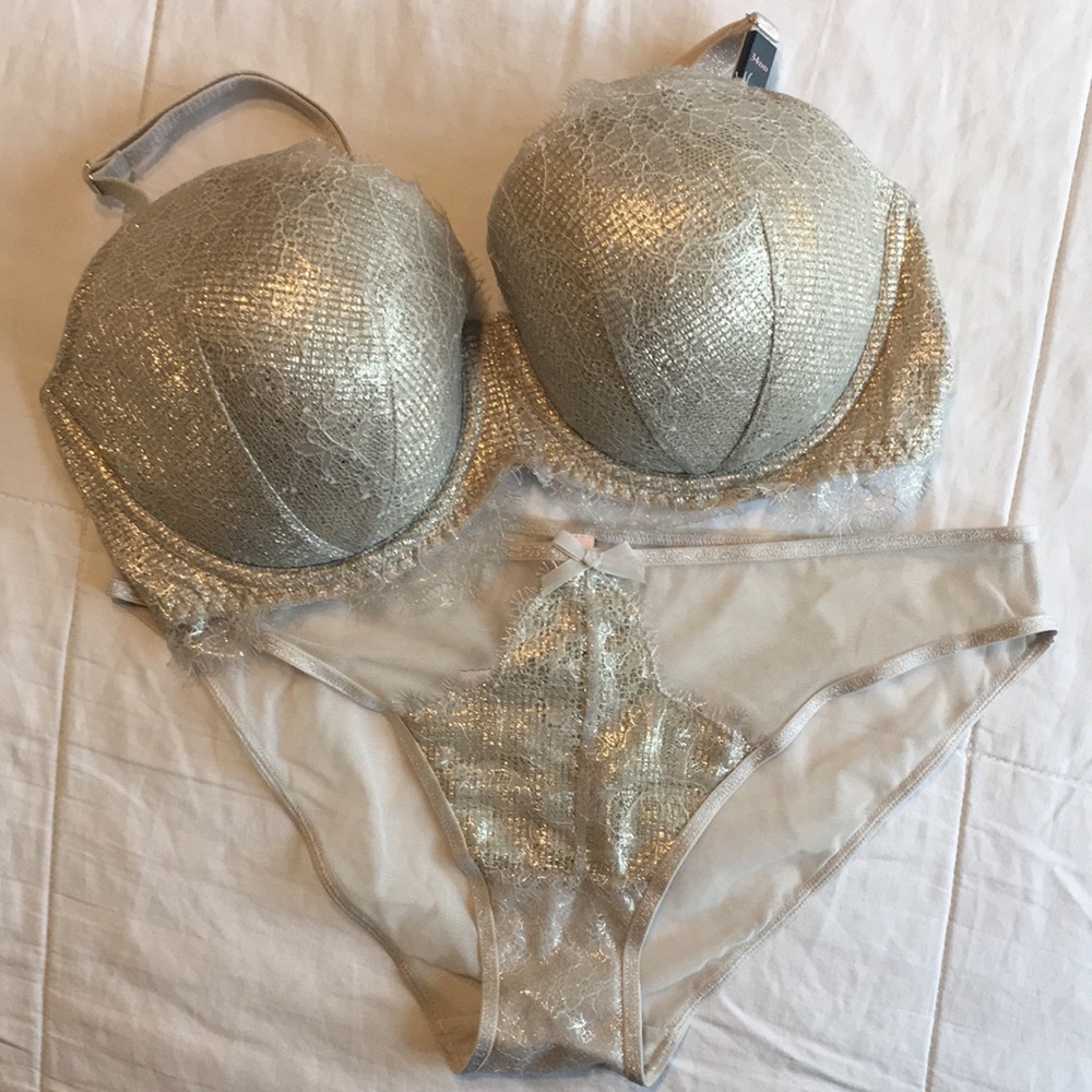 Victoria’s Secret bra and panty set 34 DD